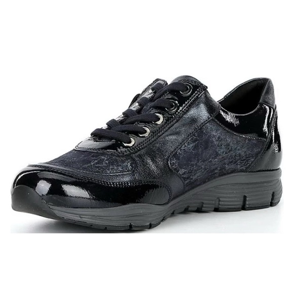 Mephisto Womens Ylona Leather Sneaker - Black Velcalf Premium EU 39.5 US 9.5 - Picture 2 of 5